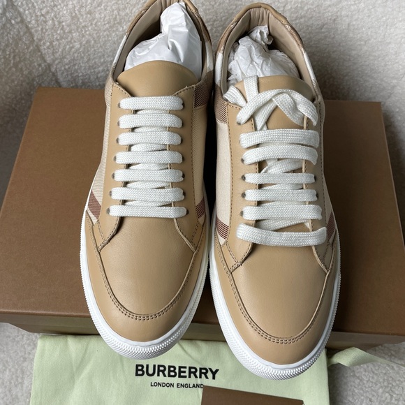 Burberry women’s classic Check leather sneakers - Picture 4 of 8